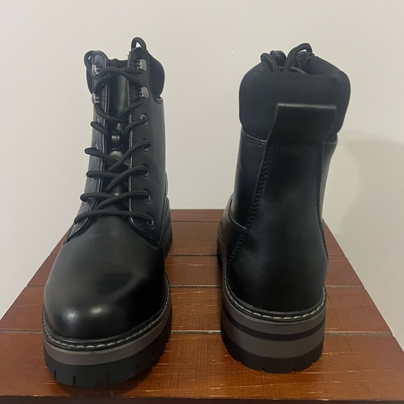 JustFab Cristen Black Combat Boot 9.5 - Picture 2 of 5